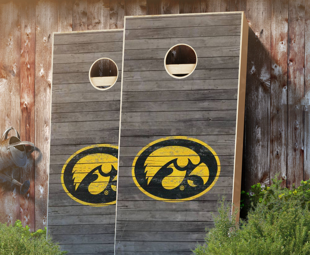 510-IowaDistressed-cornhole-set